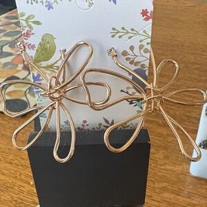 Source Unknown Gold Wire Floral Earrings